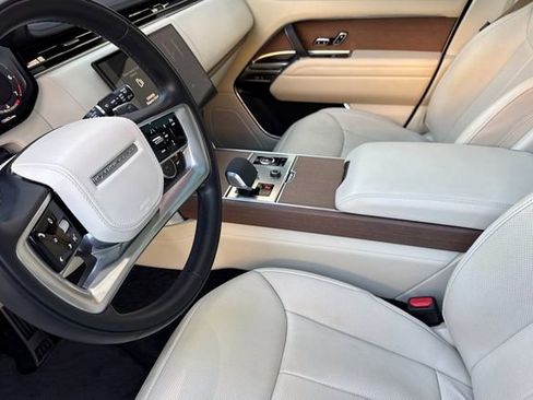 Certified 2023 Land Rover Range Rover SE image 9