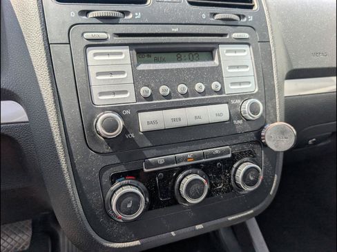 Used 2010 Volkswagen Jetta S FWD image 11