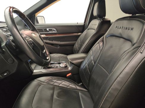Used 2018 Ford Explorer Platinum image 17