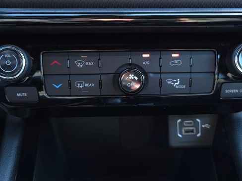 New 2026 Jeep Compass Latitude AWD/4WD image 33