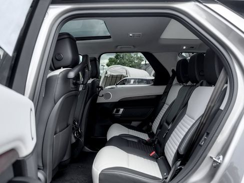 New 2026 Land Rover Discovery Dynamic SE AWD/4WD image 14