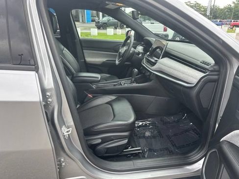 Used 2024 Jeep Compass Latitude AWD/4WD image 30