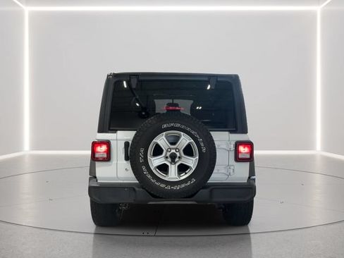 Used 2018 Jeep Wrangler Unlimited Sport S AWD/4WD image 4