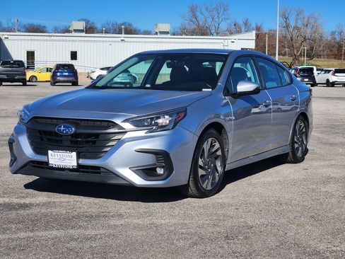 Used 2024 Subaru Legacy Limited image 3