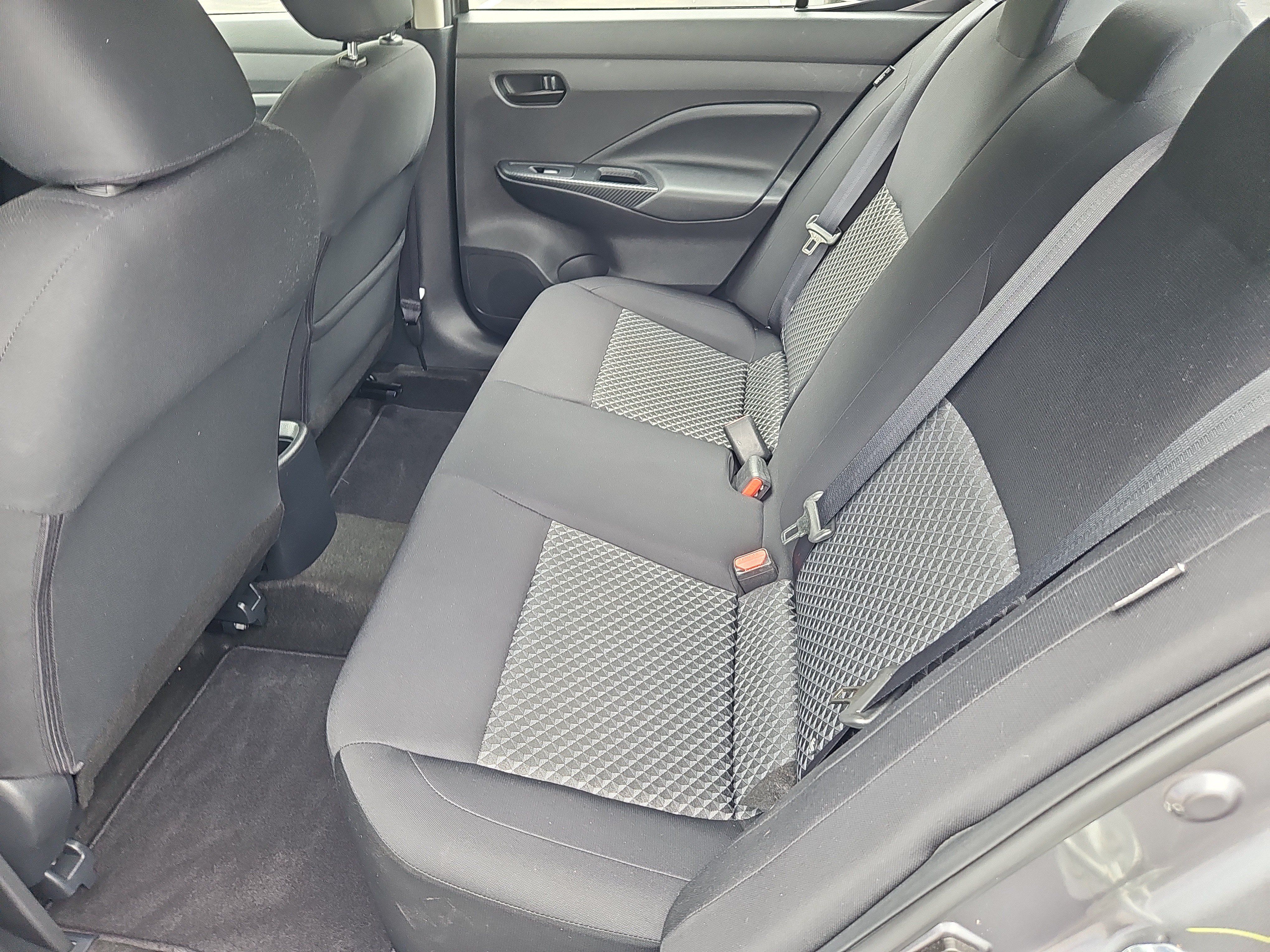 Used 2022 Nissan Versa S FWD image 25