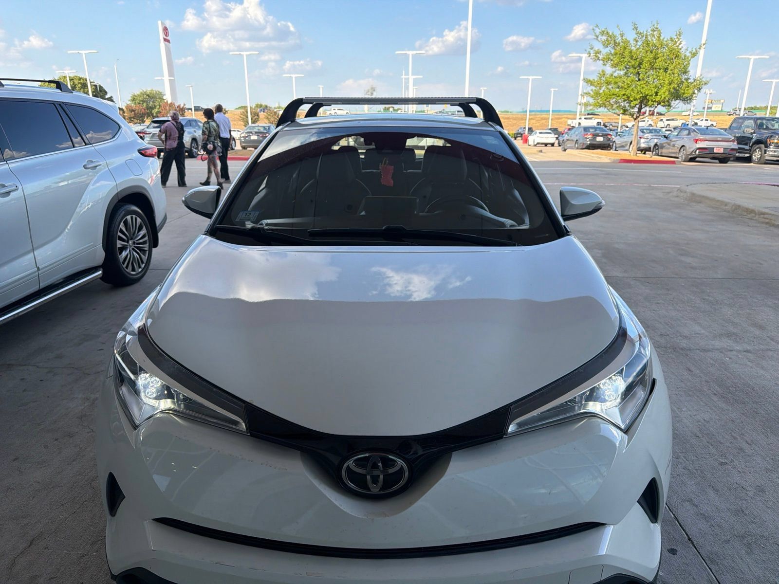 Used 2019 Toyota C-HR Limited FWD image 23
