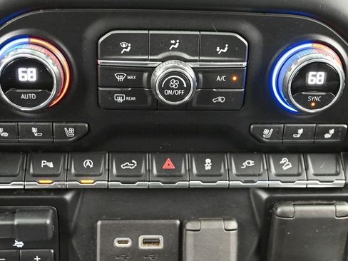 Used 2021 Chevrolet Silverado 1500 LTZ AWD/4WD image 20