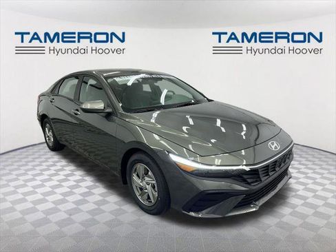 New 2026 Hyundai Elantra SE image 7