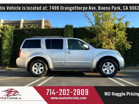 Used 2011 Nissan Pathfinder SV RWD image 6
