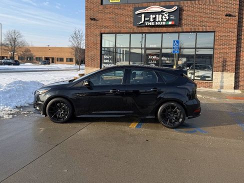 Used 2017 Ford Focus ST image 10