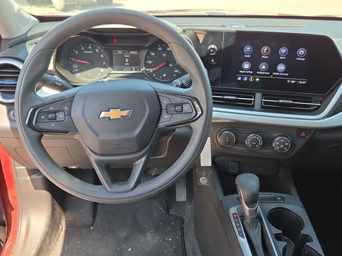 Used 2024 Chevrolet Trax LS FWD image 14