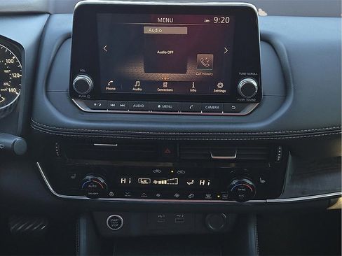 Used 2021 Nissan Rogue SL image 12