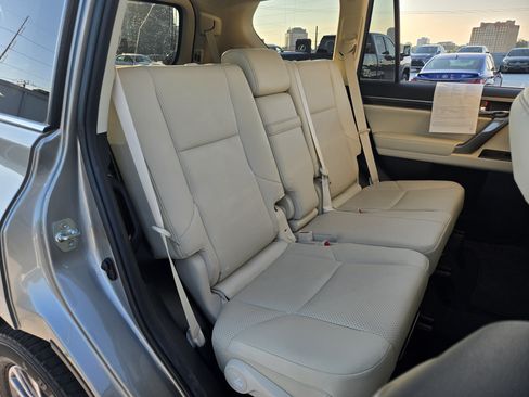 Used 2023 Lexus GX 460 Luxury w/ Accessory Package AWD/4WD image 28