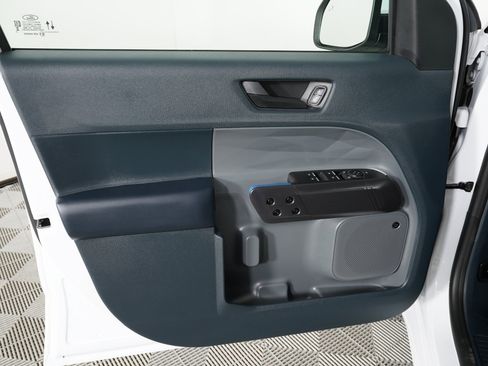 Used 2025 Ford Maverick Lobo image 14