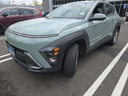 Used 2024 Hyundai Kona SE AWD/4WD image 11