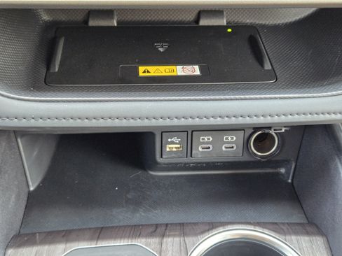 Used 2025 Toyota Highlander Limited AWD/4WD image 15