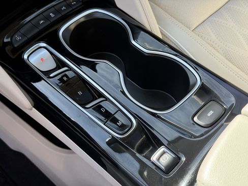 Used 2023 Buick Envision Avenir image 24