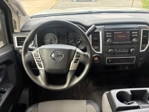 Used 2017 Nissan Titan S image 13