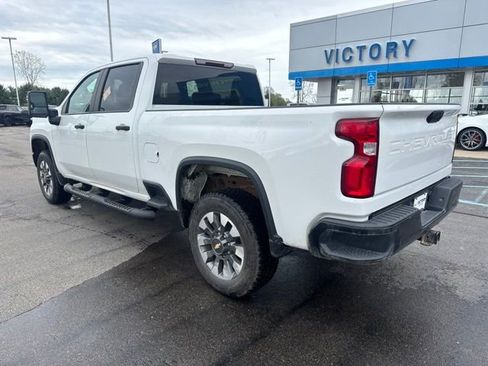 Used 2021 Chevrolet Silverado 2500 Custom w/ Custom Value Package AWD/4WD image 5