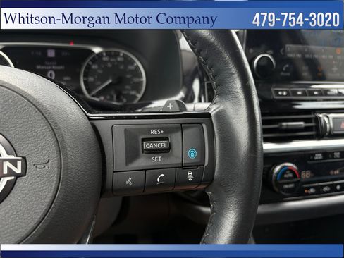 Used 2023 Nissan Pathfinder SL FWD image 17