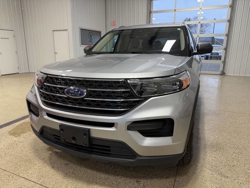 Used 2022 Ford Explorer XLT image 46