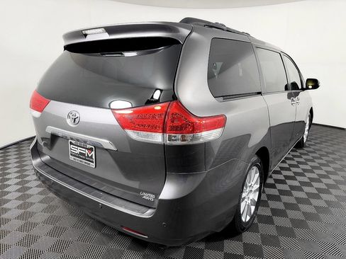 Used 2013 Toyota Sienna Limited w/ Premium Pkg AWD/4WD image 9