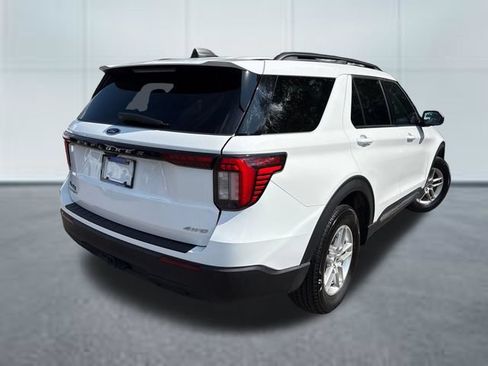 Used 2025 Ford Explorer Active AWD/4WD image 4