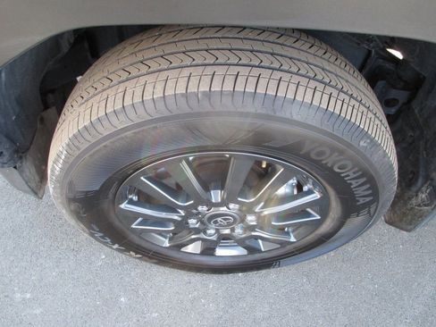 Used 2025 Toyota Land Cruiser Base image 12