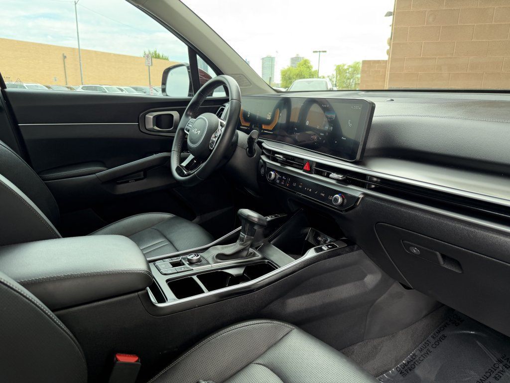 Used 2024 Kia Sorento S FWD image 39