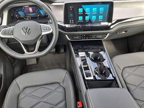 New 2026 Volkswagen Atlas Cross Sport SE FWD image 24