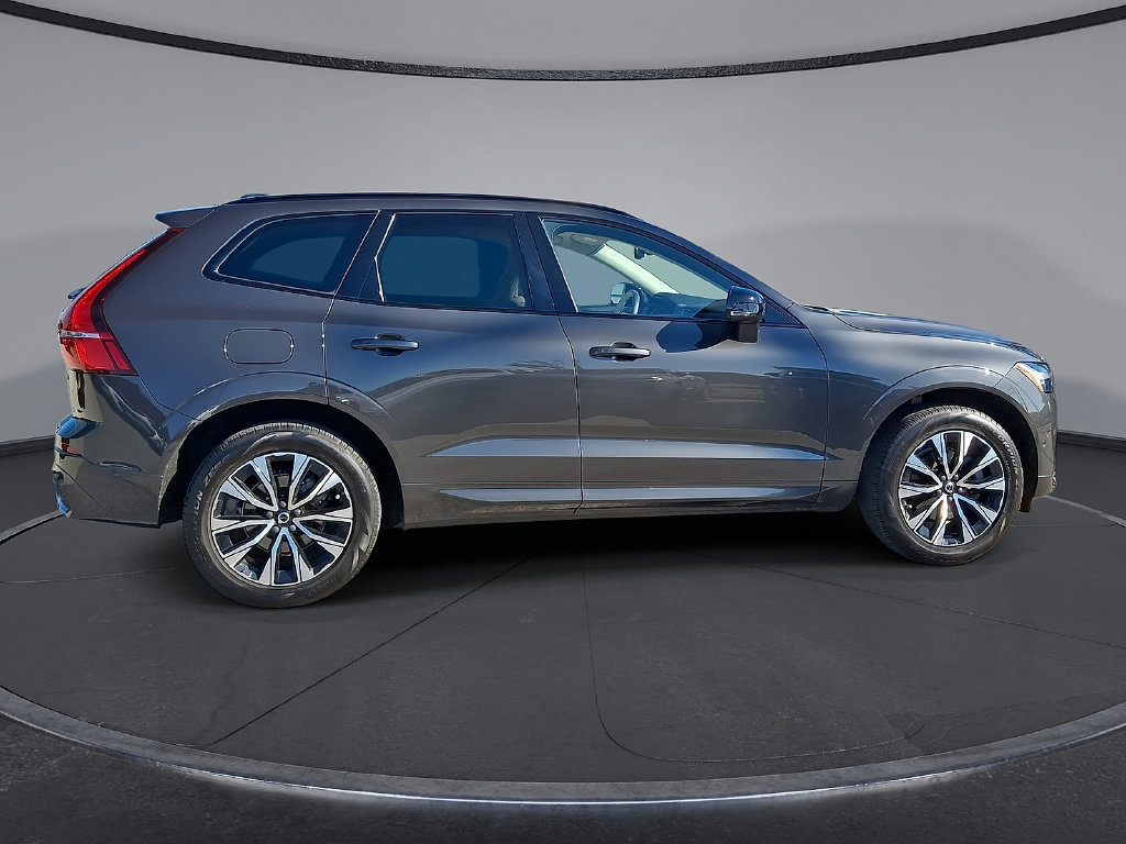 Certified 2024 Volvo XC60 B5 Plus w/ Protection Package Premier AWD/4WD image 32