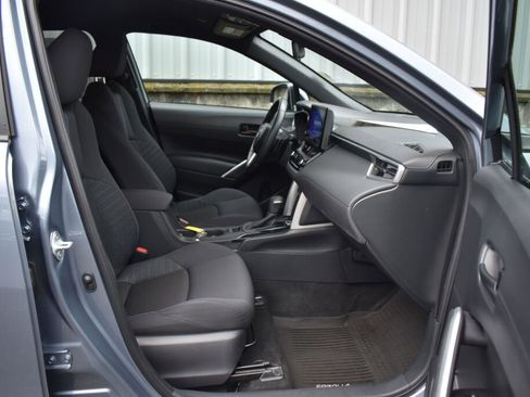 Used 2024 Toyota Corolla Cross AWD Hybrid image 17