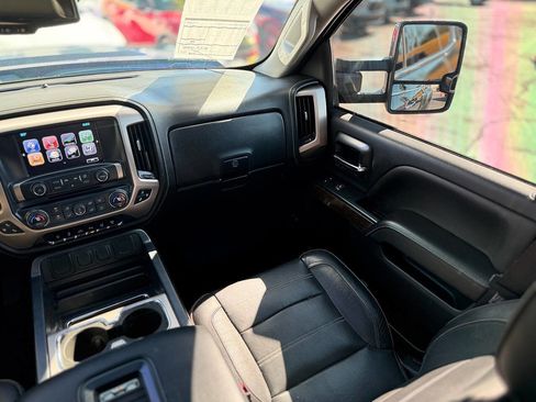 Used 2017 GMC Sierra 3500 Denali w/ Duramax Plus Package image 25