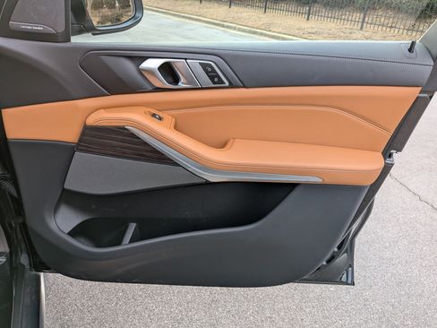 Used 2024 BMW X5 xDrive40i w/ Premium Package image 36