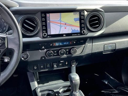 Used 2020 Toyota Tacoma TRD Sport image 6