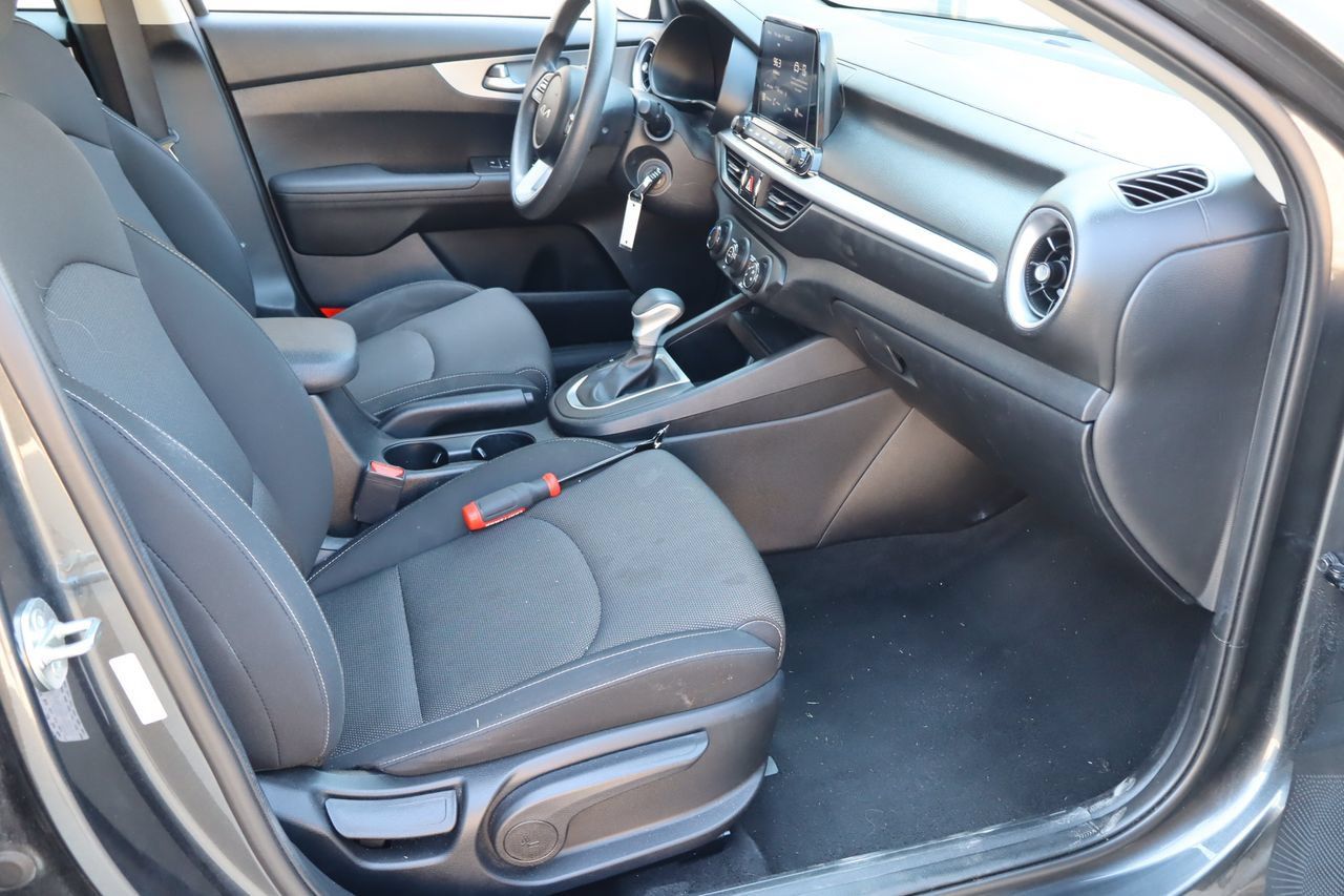 Used 2024 Kia Forte LXS FWD image 16