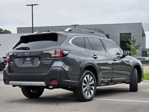 Used 2023 Subaru Outback Touring AWD/4WD image 29