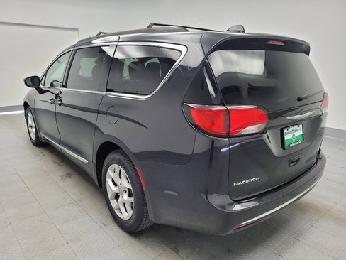 Used 2017 Chrysler Pacifica Touring-L w/ Tire & Wheel Group image 5