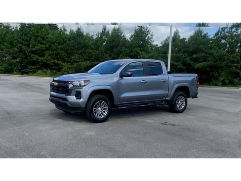 Used 2023 Chevrolet Colorado LT w/ LT Convenience Package image 4