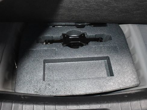 Used 2024 Nissan Altima 2.5 SR FWD image 32