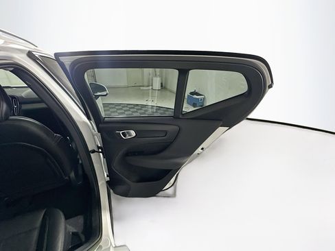 Used 2023 Volvo XC40 B4 Plus w/ Driver Assist Package FWD image 31