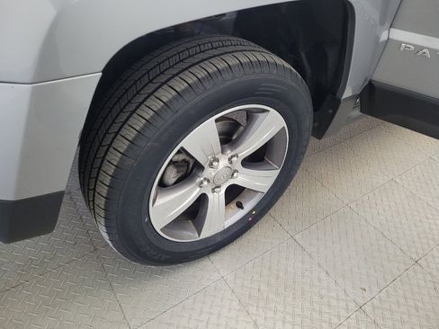 Used 2017 Jeep Patriot High Altitude AWD/4WD image 31