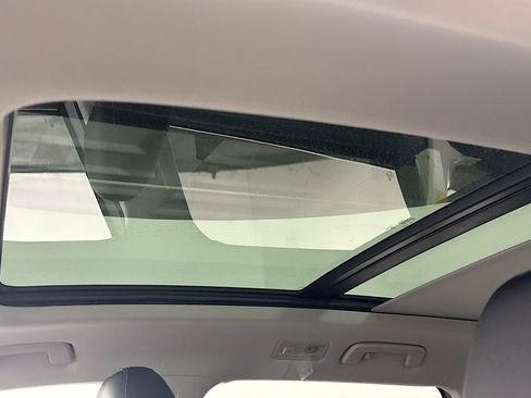 New 2026 Volkswagen Taos SE AWD/4WD image 18