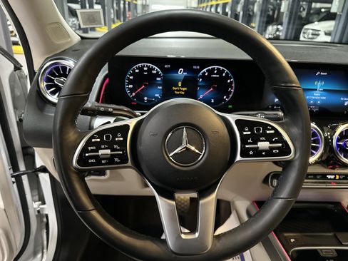 Certified 2022 Mercedes-Benz GLB 250 4MATIC image 22