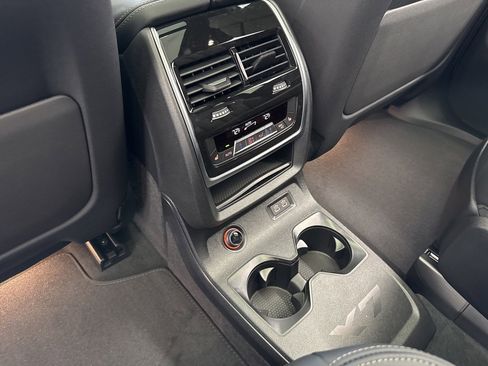 New 2025 BMW X7 M60i image 39