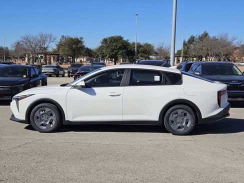 New 2026 Kia K4 FWD image 3