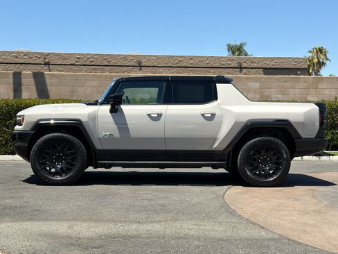 New 2026 GMC Hummer EV 4x4 Crew Cab image 7