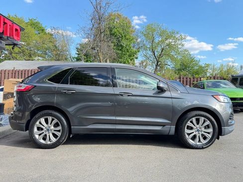 Used 2019 Ford Edge Titanium AWD/4WD image 5