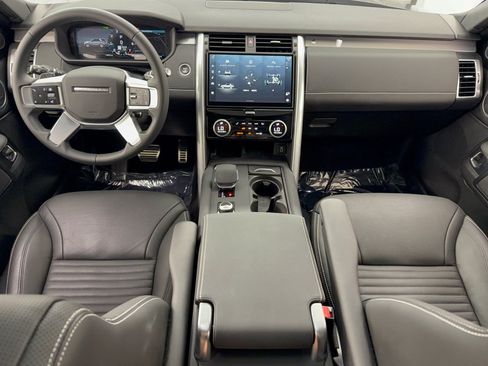 Certified 2026 Land Rover Discovery Dynamic SE AWD/4WD image 17