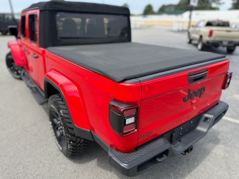 Used 2024 Jeep Gladiator Sport AWD/4WD image 19